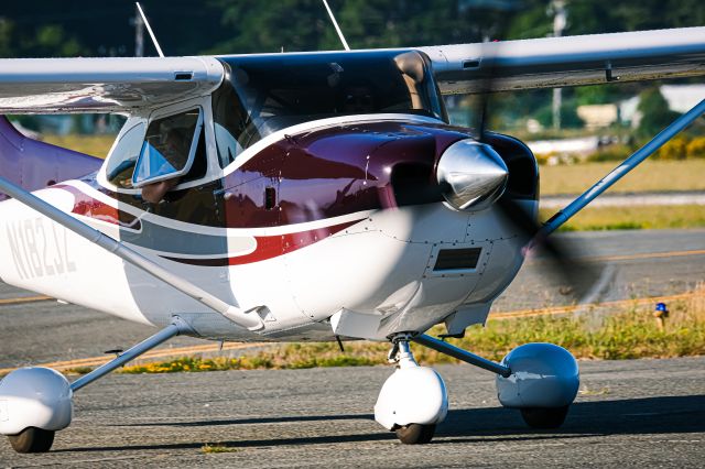 Cessna Skylane (N182JZ) - Taxiing in. 