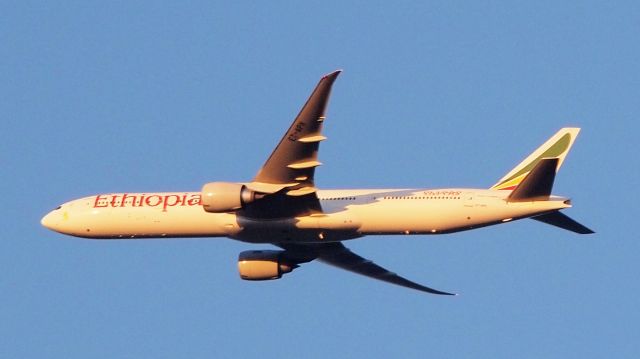 BOEING 777-300ER (ET-APX)
