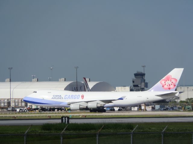 Boeing 747-400 (B-18722)