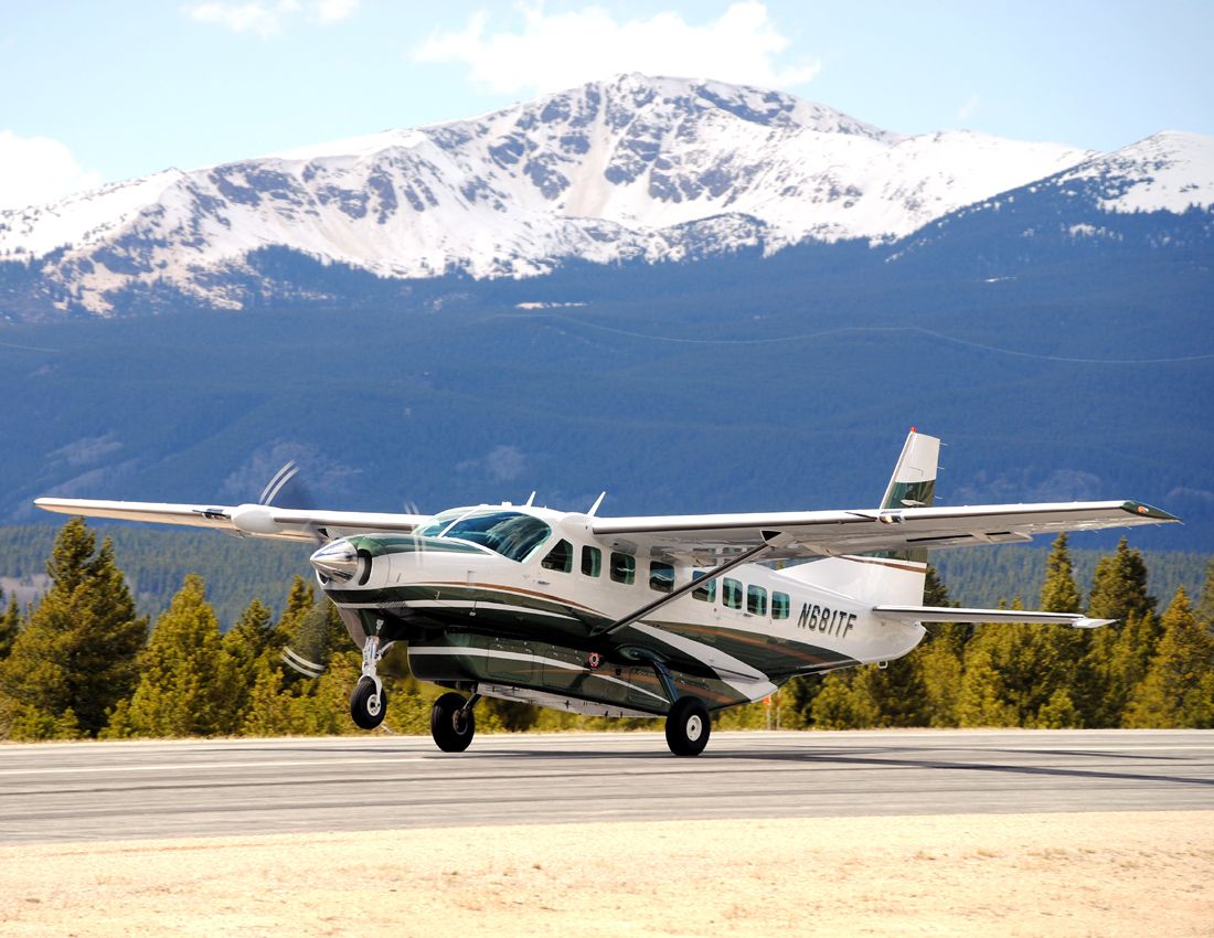 Cessna Caravan (N681TF) - I snagged this photo while Cessna Aircraft was doing a promotional photo shoot in Leadville.