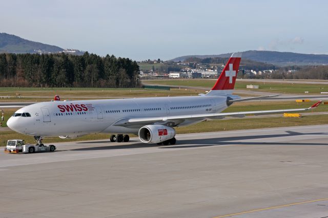 Airbus A330-300 (HB-JHF)