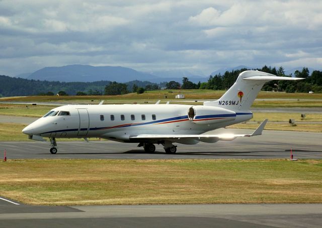 Bombardier Challenger 300 (N269MJ)