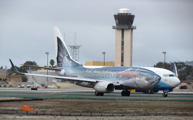 Boeing 737-700 (N559AS)