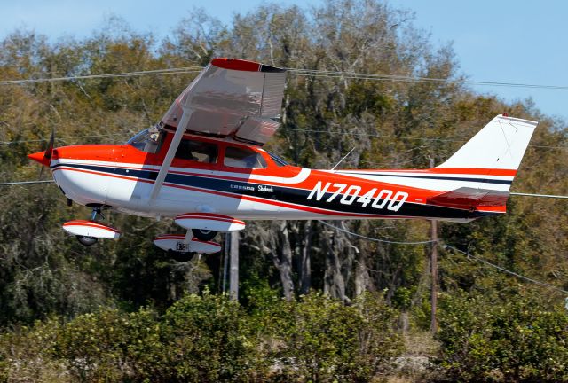 Cessna Skyhawk (N7040Q)