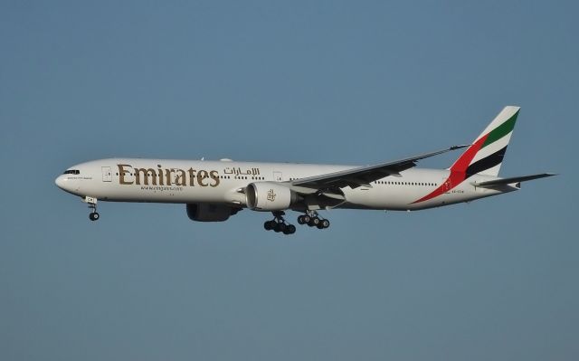 BOEING 777-300 (A6-ECM) - Final approach to NRT Rwy34R.br /2016/04/15