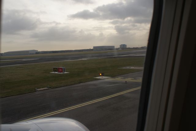Boeing 737-700 — - KLM B737 take off rwy 24