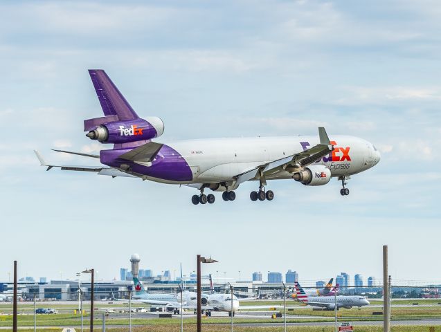 Boeing MD-11 (N610FE)