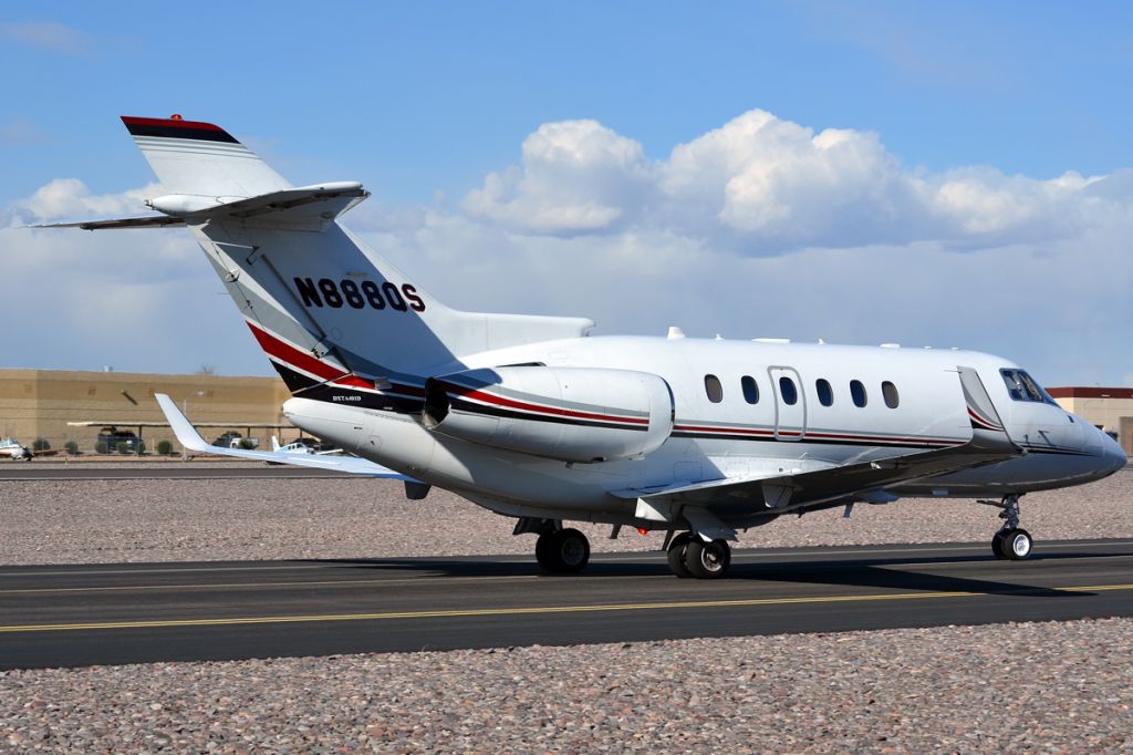 Hawker 800 (EJA888)