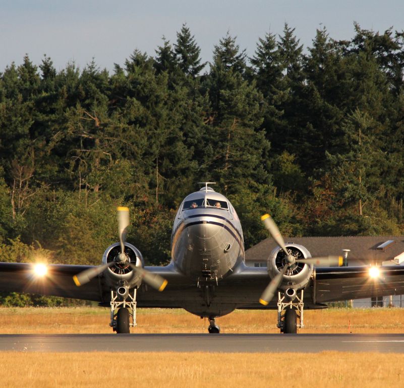 Douglas DC-3 (N877MG) - See more at a rel=nofollow href=http://harryevansdesign.tumblr.com/http://harryevansdesign.tumblr.com//a