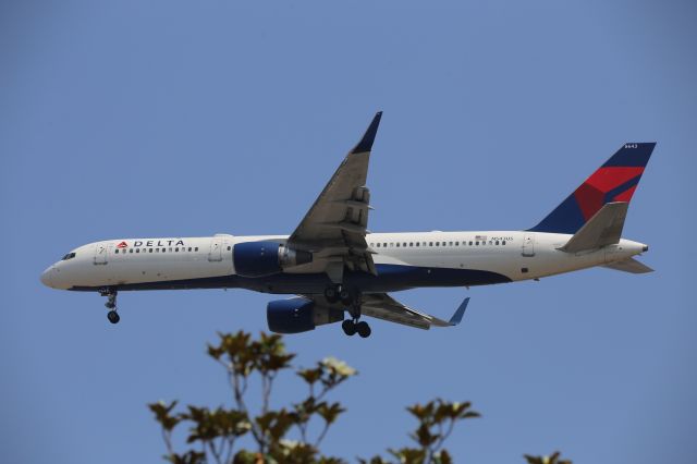 Boeing 757-200 (N543US)