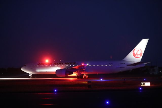 BOEING 767-300 (JA8976) - August 01 2017:HKD-HND.