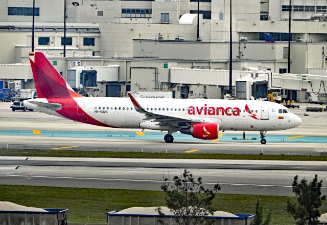Airbus A320 (HK-5320)
