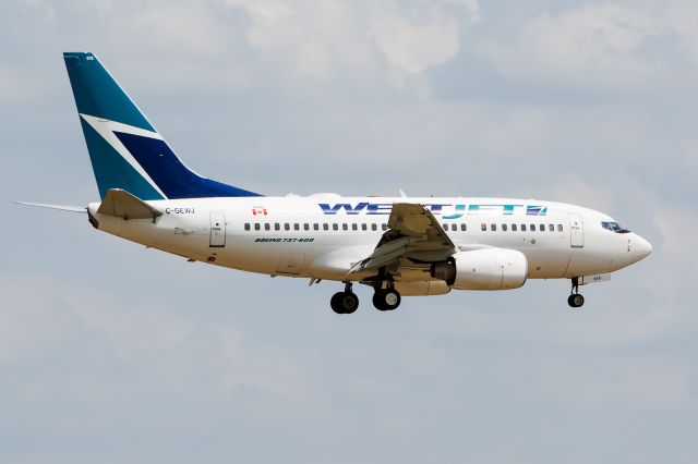 BOEING 737-600 (C-GEWJ) - 08/22/2015 WestJet C-GEWJ B736 KDFW