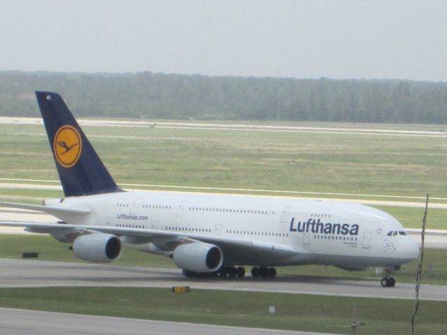 Airbus A380-800 (D-AIMC)