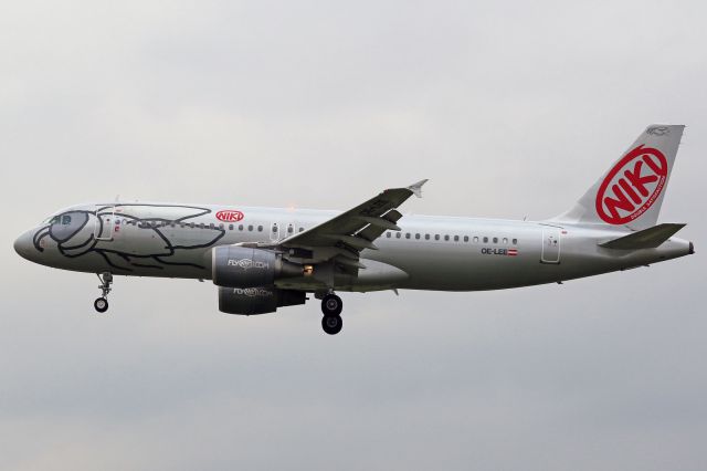 Airbus A320 (OE-LEE)