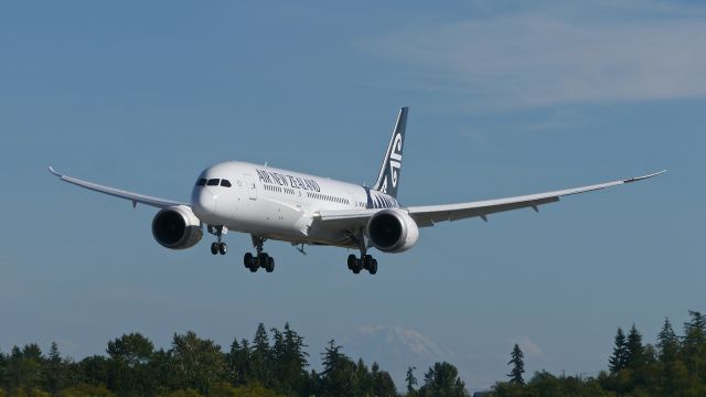 Boeing 787-9 Dreamliner (ZK-NZJ) - BOE8 on final to Rwy 34L to complete a B2 flight on 8/12/16. (ln 468 / cn 37966).