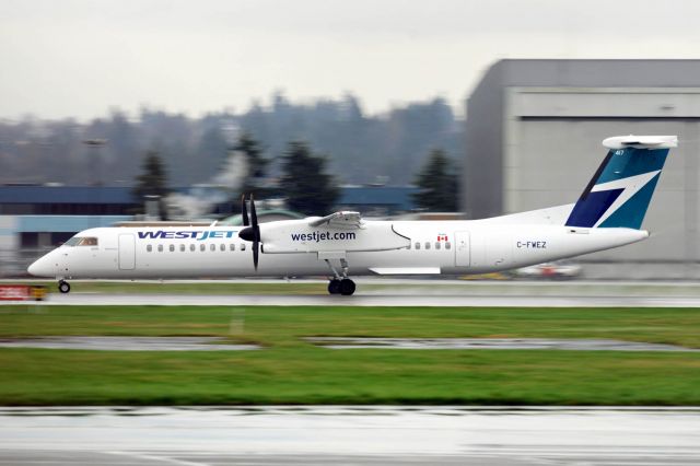 de Havilland Dash 8-400 (C-FWEZ)