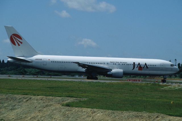 BOEING 767-300 (JA8266) - Departure at Narita Intl Airport Rwy16R on 1997/07/09