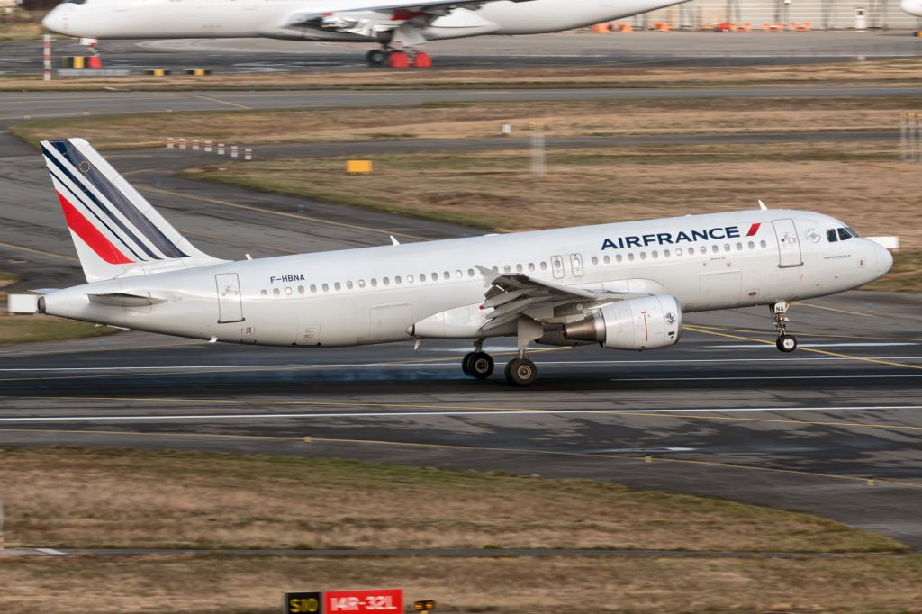 Airbus A320 (F-HBNA) - 25th Oct., 2016; a rel=nofollow href=http://www.planexplorer.net/Xploregallery/displayimage.php?pid=1241http://www.planexplorer.net/Xploregallery/displayimage.php?pid=1241/a