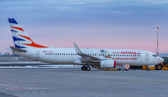 Boeing 737-800 (C-GKVP) - Waiting patiently to be added to this years Sunwing fleet...