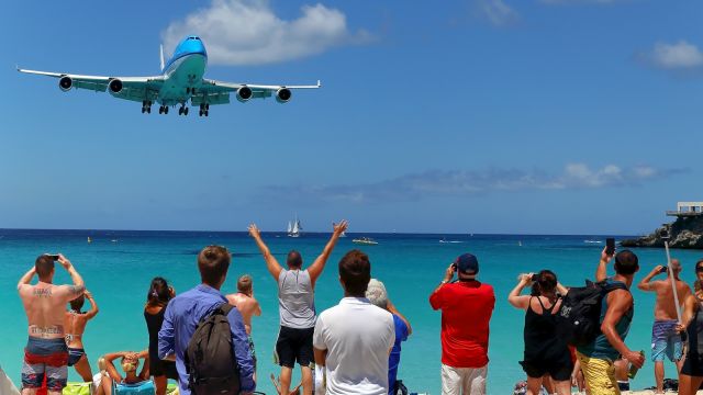 Boeing 747-200 (PH-BFN) - Over Maho Beach.