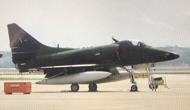 SINGAPORE TA-4 Super Skyhawk (N147EM)