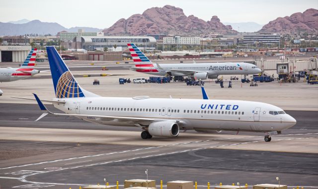 Boeing 737-900 (N38403)
