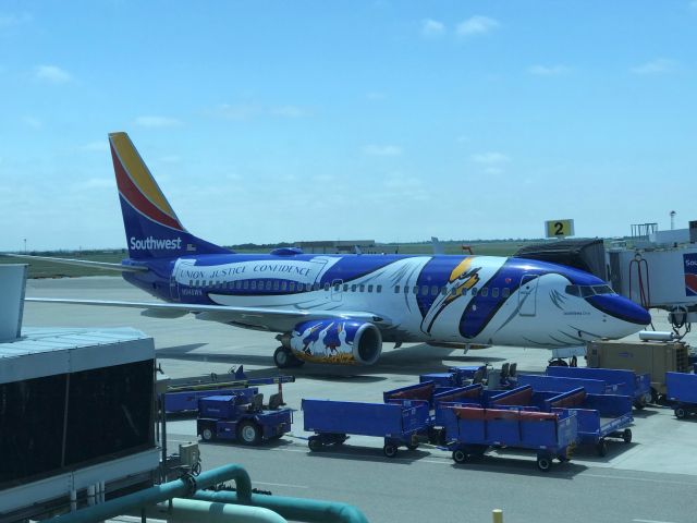 Boeing 737-700 (N946WN) - Louisiana One visits CRP on another beautiful day in paradise.