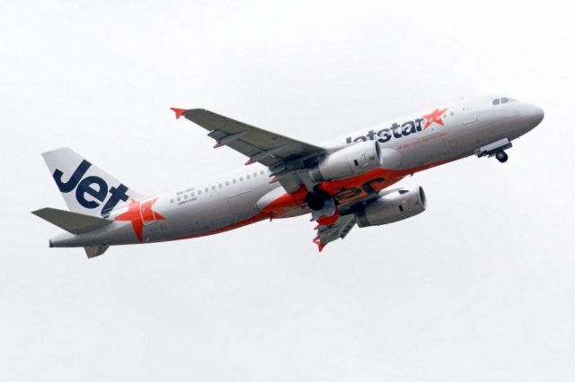 Airbus A320 (VH-VFI) - Getting airborne off runway 23 and heading to an interstate destination, on the last day of the Australian summer. Thursday 28th February 2013.