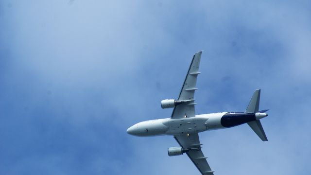D-AIBK — - LEIDERDORP 18-8-2022, 16.56 br /1990 FT, 186 KTS
