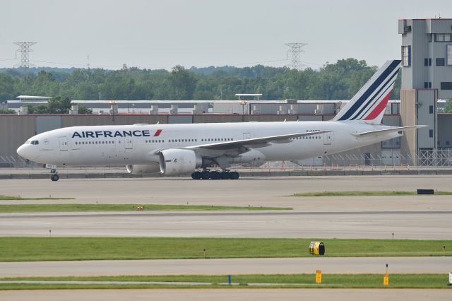 Boeing 777-200 (F-GSPO) - 05-20-24. ORD diversion.