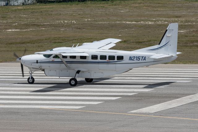Cessna Caravan (N215TA)
