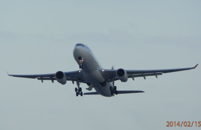Airbus A330-300 (HB-JHJ)