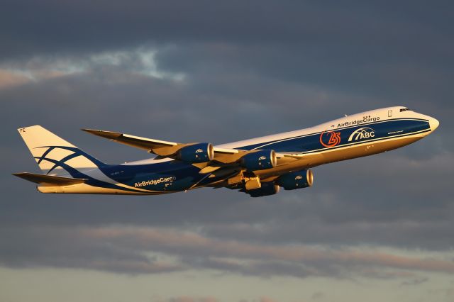 BOEING 747-8 (VQ-BFE) - date: 16-May-2016; late afternoon climb-out RWY25C