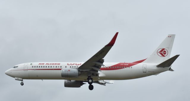 Boeing 737-800 (7T-VKR) - LANDING 27R