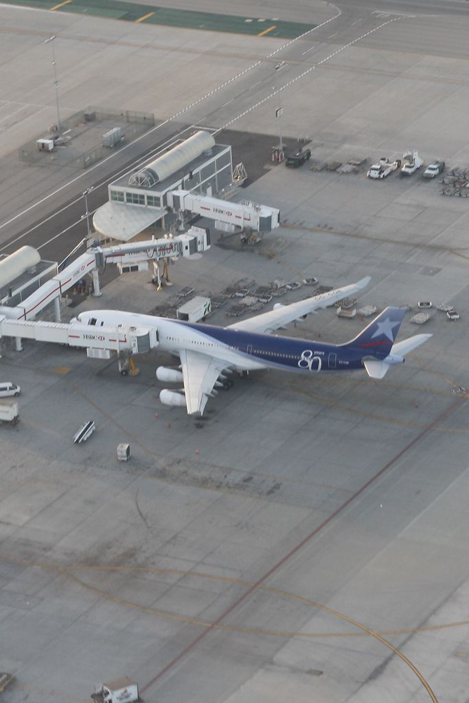 Airbus A340-300 (CC-CQE)