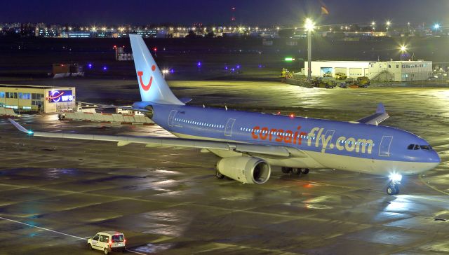 Airbus A330-200 (F-HBIL) - In rolling by night. 4 Terminal.