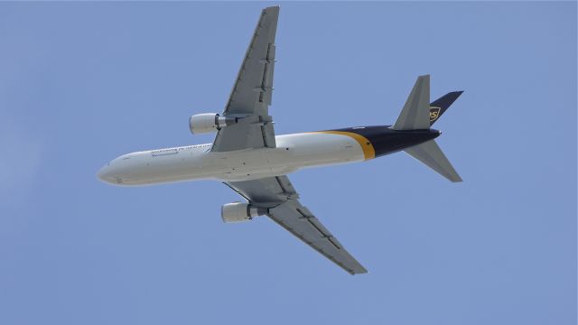 BOEING 767-300 (N350UP) - BOE281 departs from runway 34L for a short flight test on 4/9/12.