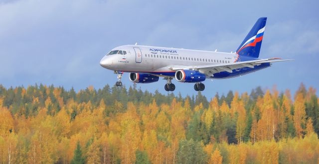 Sukhoi Superjet 100 (RA-89017) - Sukhoi Superjet 100-95B