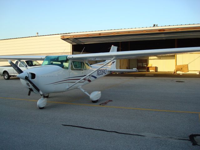 Cessna Skyhawk (N20843) - St.Louis Flying Club 1975 Cessna 172M/G