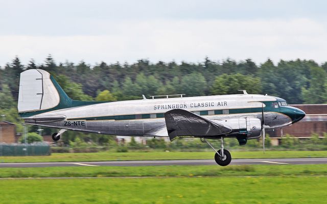 Douglas DC-3 (ZS-NTE) - springbok classic air dc-3 zs-nte about to land at shannon 13/6/17.