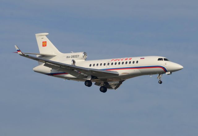 Dassault Falcon 7X (RA-09007)