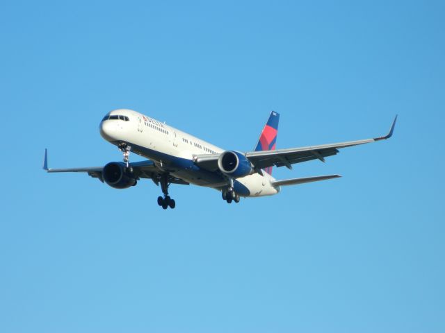 Boeing 757-200 (N547US)