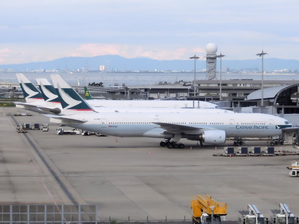 Boeing 777-200 (B-HNB)