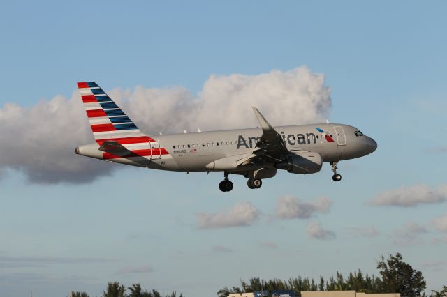 Airbus A319 (N9015D)