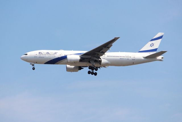 Boeing 777-200 (4X-ECE)