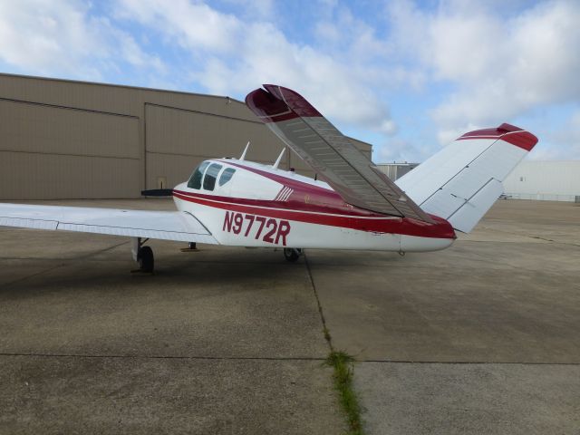 Beechcraft 35 Bonanza (N9772R)