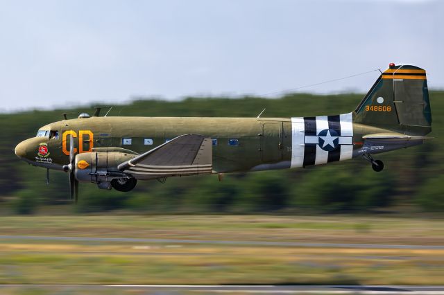 Douglas DC-3 (N47SJ)