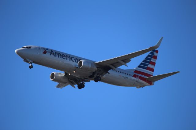 Boeing 737-800 (N929NN)