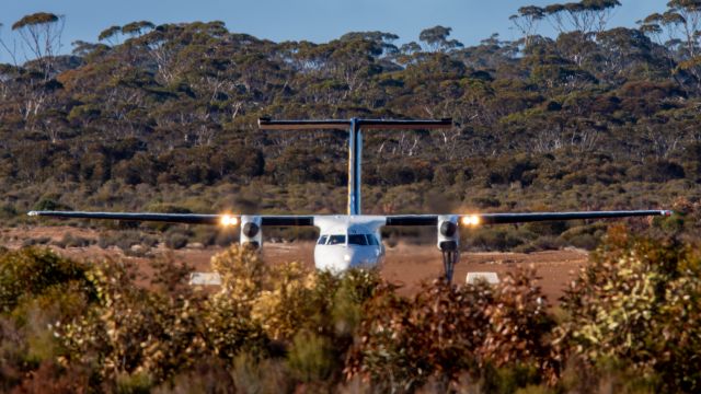 de Havilland Dash 8-100 (VH-XFU)